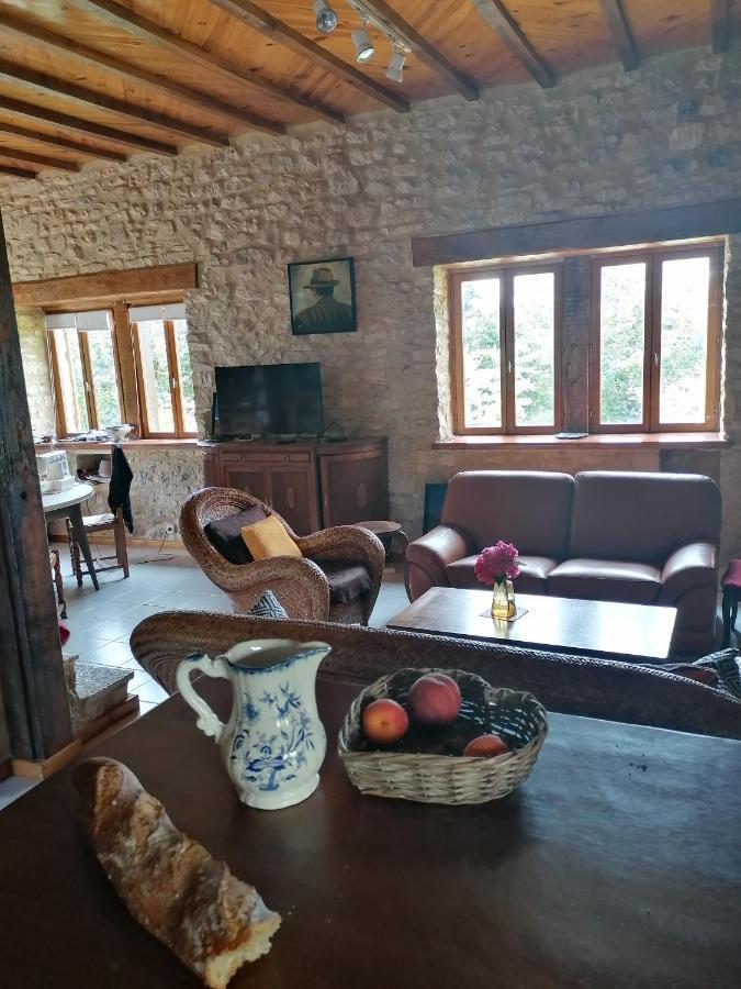 Villa La Fée Bleue à Limeyrat Extérieur photo
